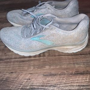 Brooks shoes
